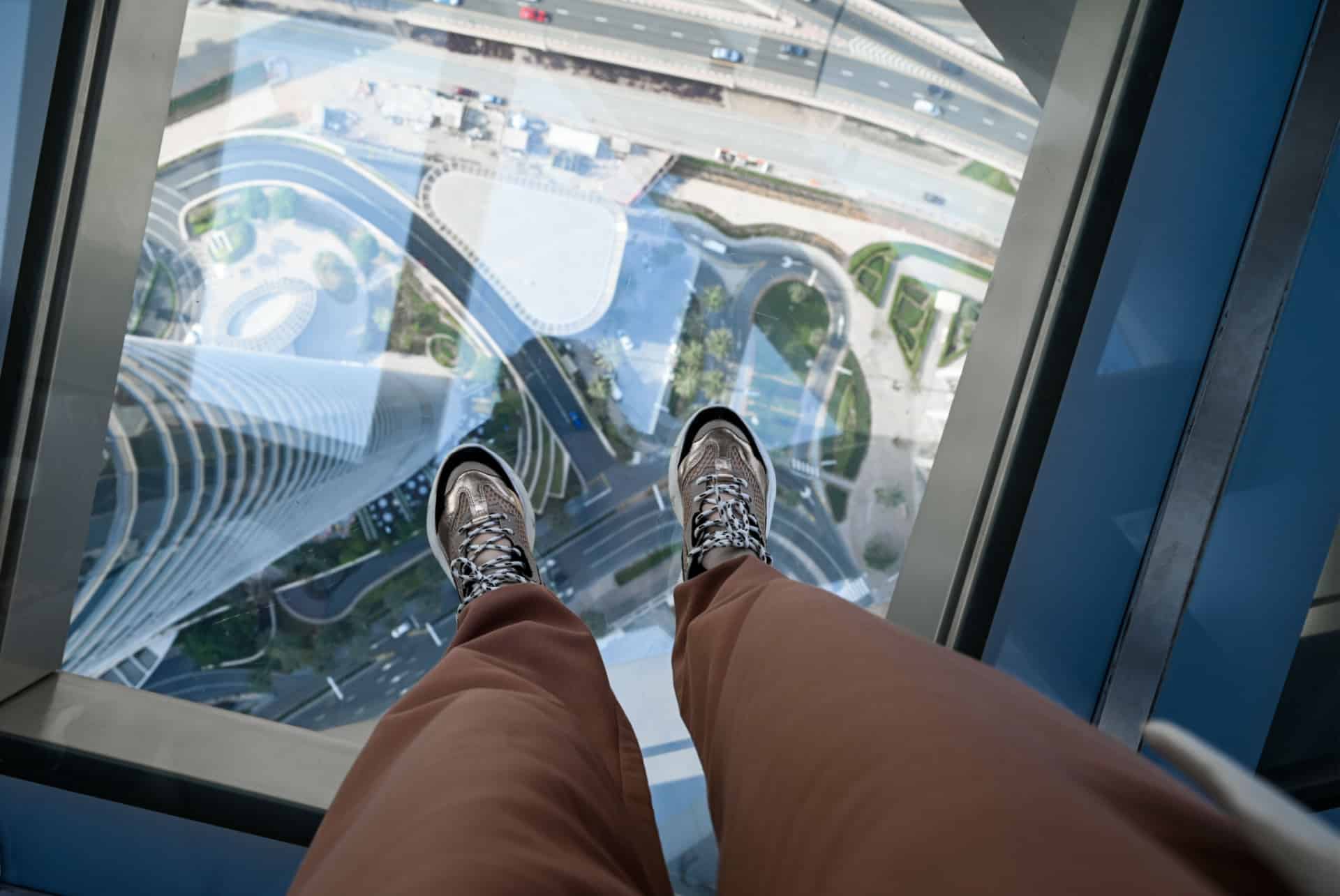 burj khalifa glass floor